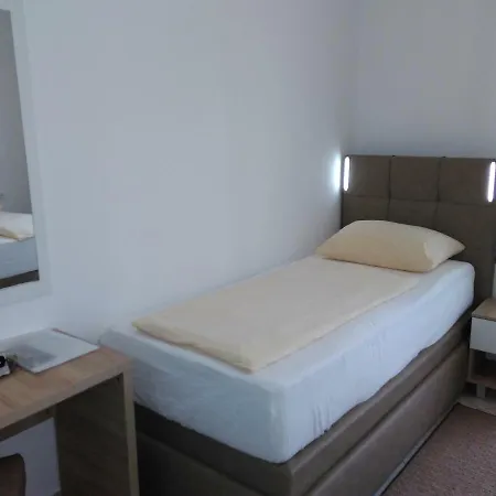 Top-hotel Esperanto - 酒店 塞尔瑟